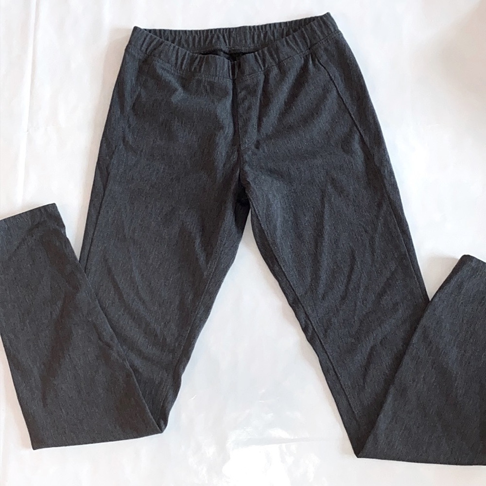 BNWOT Uniqlo Gray Stretch Pull-on Jeggings / Pants